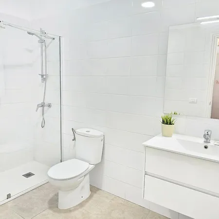 New Sensational Ocean Brise, Seafront Playa De Las Vistas, Cristianos I *